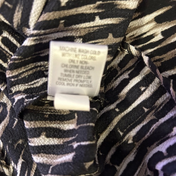 Apt. 9 tie front top size 1x - Picture 7 of 7